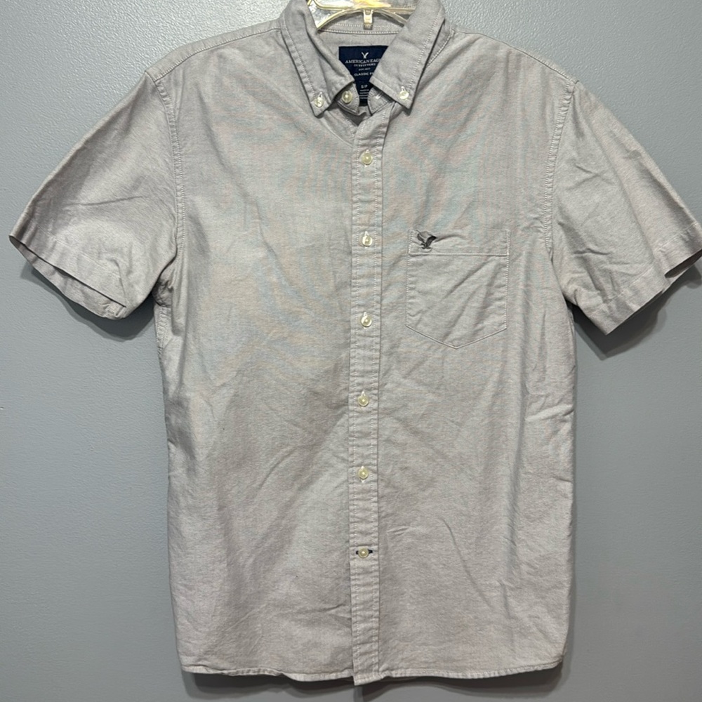 American Eagle outfit or button down